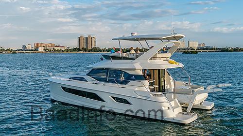 Aquila 44 Power Catamaran tekniske specifikationer og anmeldelser